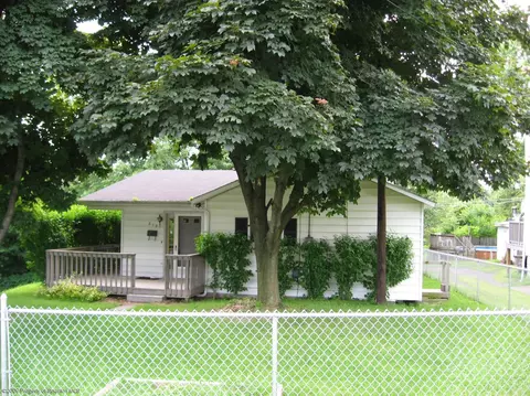 812 E Drinker St, Dunmore, PA 18512 photo 1