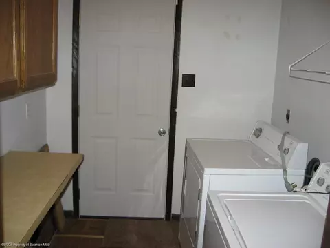 812 E Drinker St, Dunmore, PA 18512 photo 6