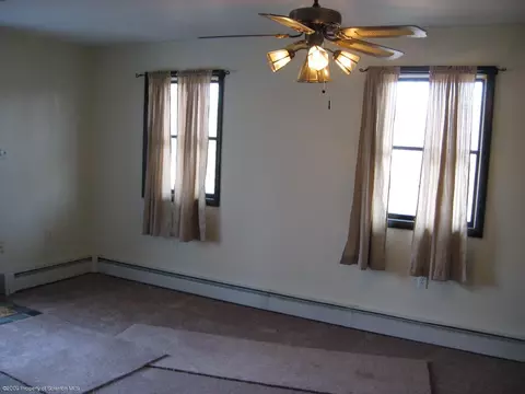 812 E Drinker St, Dunmore, PA 18512 photo 2