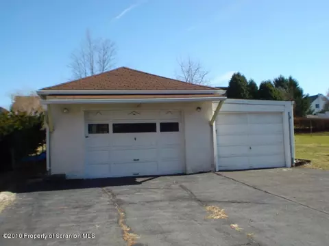 512 Josephine St, Old Forge, PA 18518 photo 7