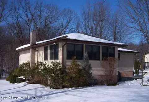 41 Manor Dr, Shavertown, PA 18708 photo 2