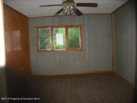 205 Division St, Mayfield, PA 18433 photo 3