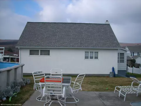 504 Josephine St, Old Forge, PA 18518 photo 2