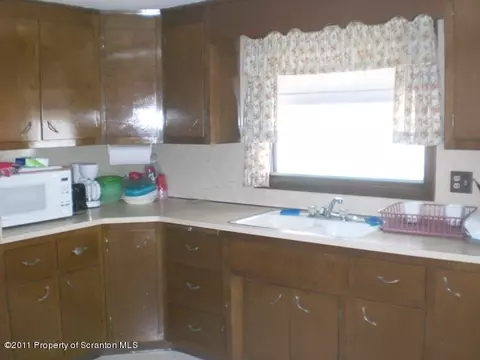 510 W Grace St, Old Forge, PA 18518 photo 7