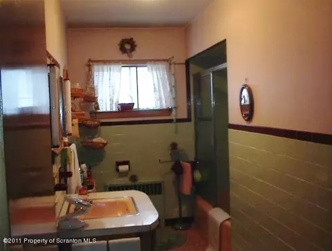 119 Dunn, Old Forge, PA 18518 photo 8