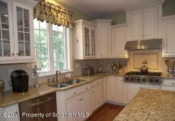 875 Sheffield Rd, Shavertown, PA 18708 photo 7