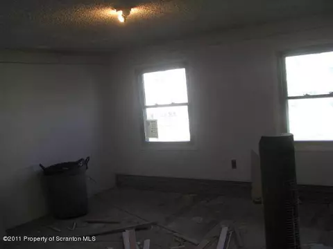 1307 Eynon St, Scranton, PA 18504 photo 8