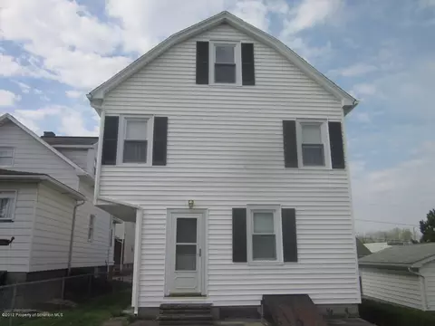 705 E Warren St, Dunmore, PA 18512 photo 13