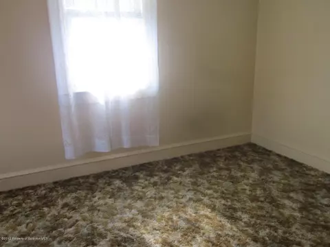 705 E Warren St, Dunmore, PA 18512 photo 6