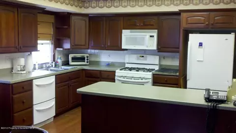 218 E Line St, Olyphant, PA 18447 photo 12