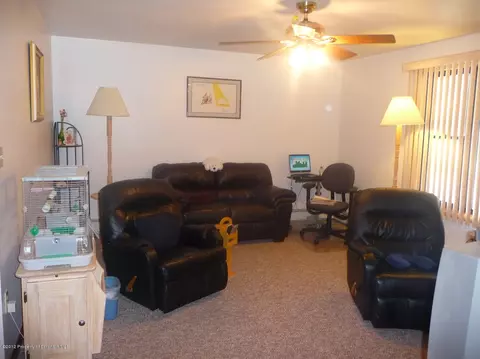 154 Taroli St, Old Forge, PA 18518 photo 3