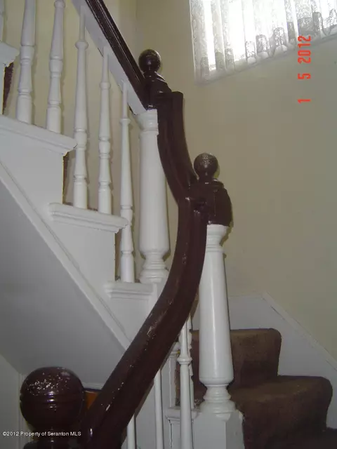 778 E Drinker St, Dunmore, PA 18512 photo 2