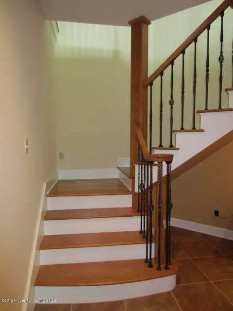 940 Lantern Hill Rd, Shavertown, PA 18708 photo 11
