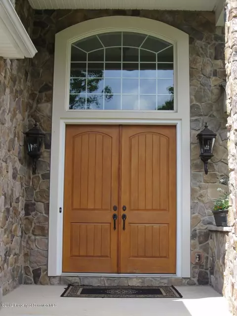 940 Lantern Hill Rd, Shavertown, PA 18708 photo 2