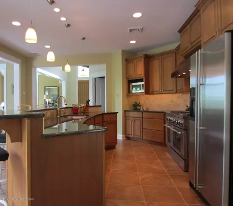 940 Lantern Hill Rd, Shavertown, PA 18708 photo 6