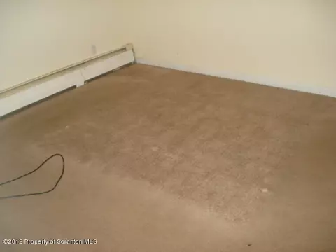 939 E 9th St, Hazleton, PA 18201 photo 7
