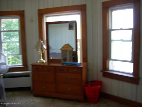 301 E Line St, Olyphant, PA 18447 photo 16