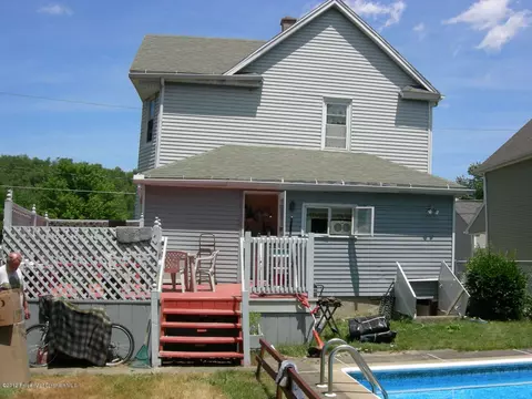 301 E Line St, Olyphant, PA 18447 photo 3