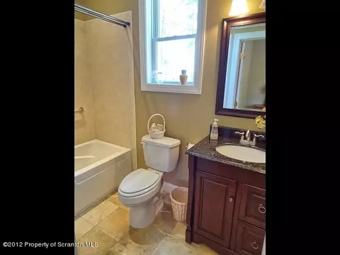 16 Windy Dr, Shavertown, PA 18708 photo 10