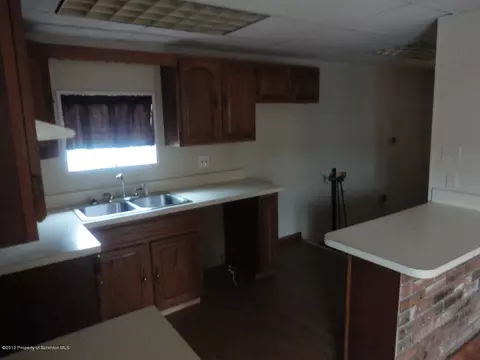 523 Susquehanna Ave, Olyphant, PA 18447 photo 8