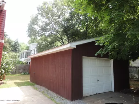 523 Susquehanna Ave, Olyphant, PA 18447 photo 4