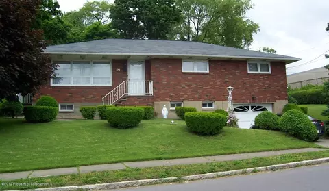 179 E Pine St, Dunmore, PA 18512 photo 1