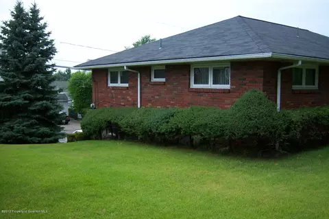 179 E Pine St, Dunmore, PA 18512 photo 14
