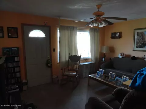 301 Kennedy St, Old Forge, PA 18518 photo 4