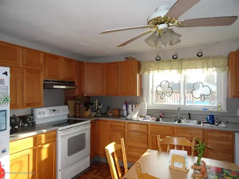 301 Kennedy St, Old Forge, PA 18518 photo 2