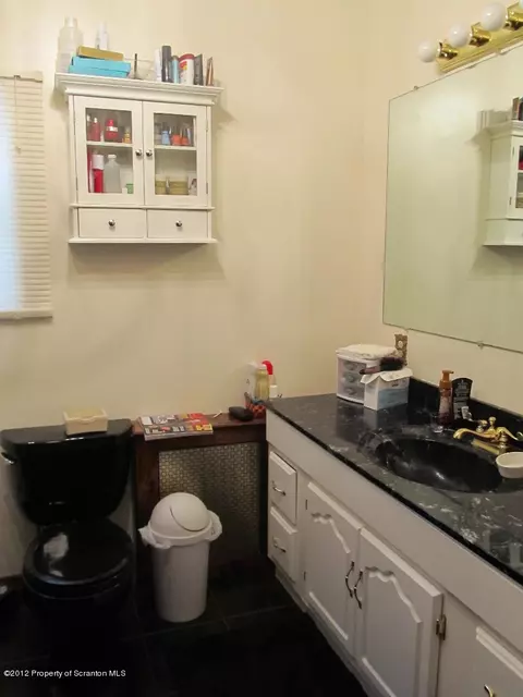 412 Hill St, Mayfield, PA 18433 photo 8