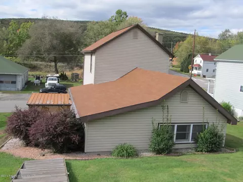 412 Hill St, Mayfield, PA 18433 photo 31