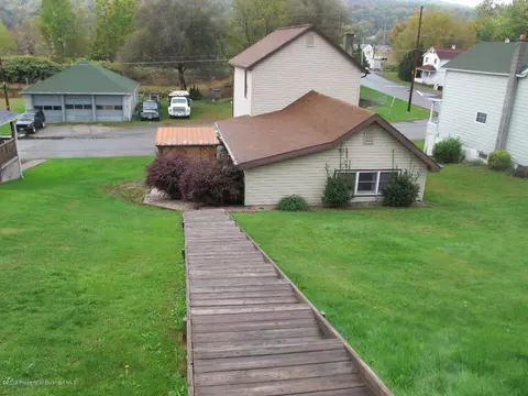 412 Hill St, Mayfield, PA 18433 photo 37