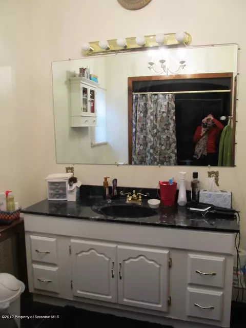 412 Hill St, Mayfield, PA 18433 photo 11