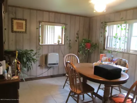 412 Hill St, Mayfield, PA 18433 photo 5