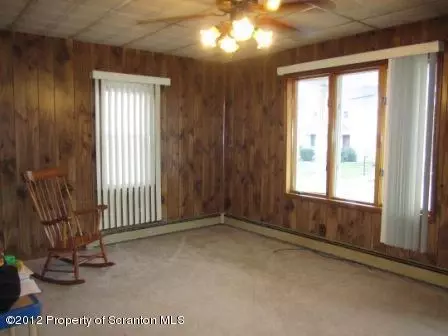 626 E Warren St, Dunmore, PA 18512 photo 15