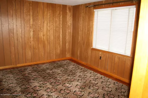 507 W Mary St, Old Forge, PA 18518 photo 4