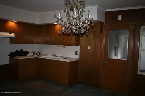507 W Mary St, Old Forge, PA 18518 photo 7