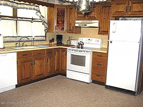 119 Harrison St, Old Forge, PA 18518 photo 3