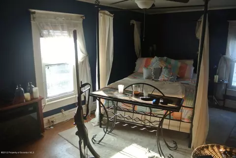 514 Jadwin St, Scranton, PA 18508 photo 2