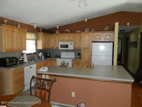 1807 Bloom Ave, Scranton, PA 18508 photo 3