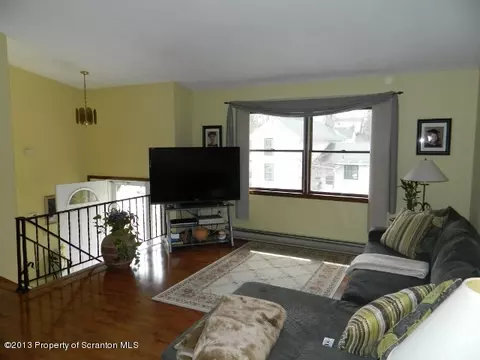 1807 Bloom Ave, Scranton, PA 18508 photo 2