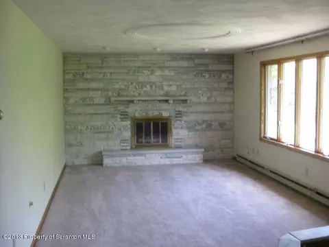 694 Parallel Rd, Scranton, PA 18504 photo 6