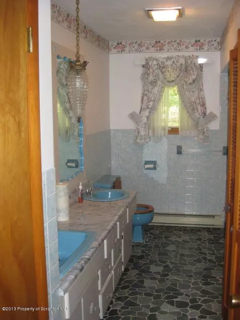 694 Parallel Rd, Scranton, PA 18504 photo 13