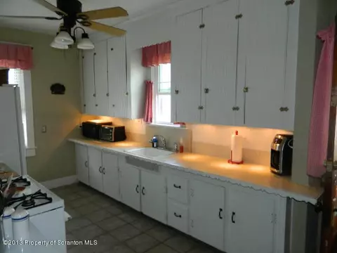 1775 E Mountain Rd, Scranton, PA 18505 photo 9