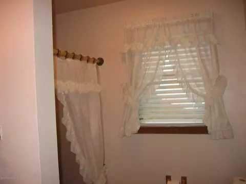 816 Maple St, Scranton, PA 18505 photo 12