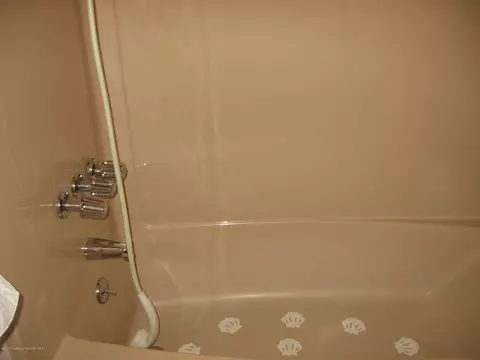 816 Maple St, Scranton, PA 18505 photo 11