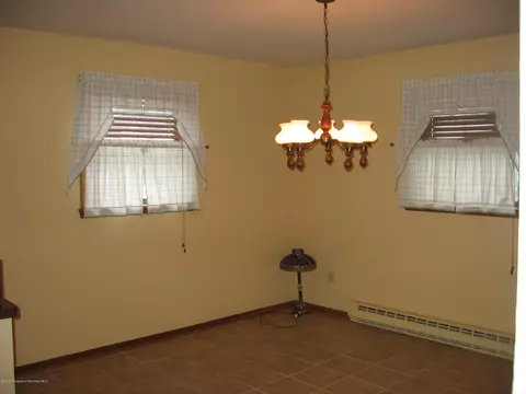 816 Maple St, Scranton, PA 18505 photo 7
