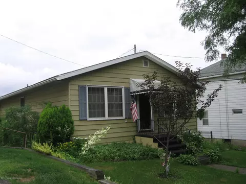 816 Maple St, Scranton, PA 18505 photo 2