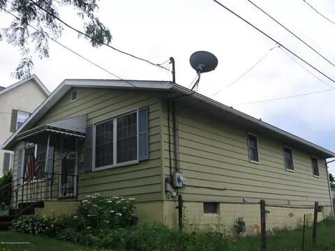 816 Maple St, Scranton, PA 18505 photo 4