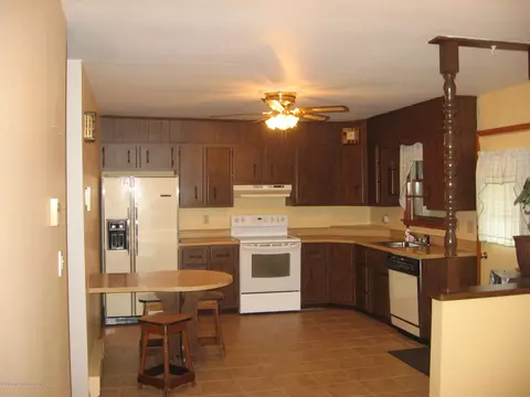 816 Maple St, Scranton, PA 18505 photo 6